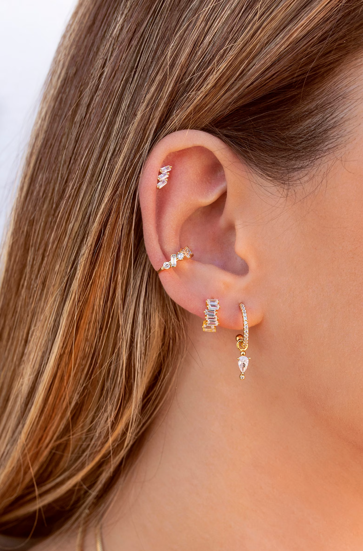 Manchette d'oreille conque avec baguette et zircons ronds